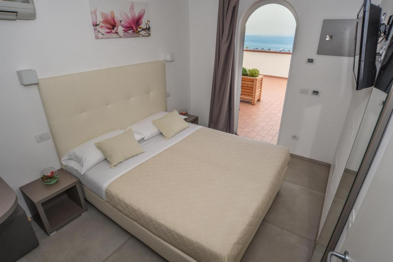 Hotel Villa Augustea ريميني المظهر الخارجي الصورة